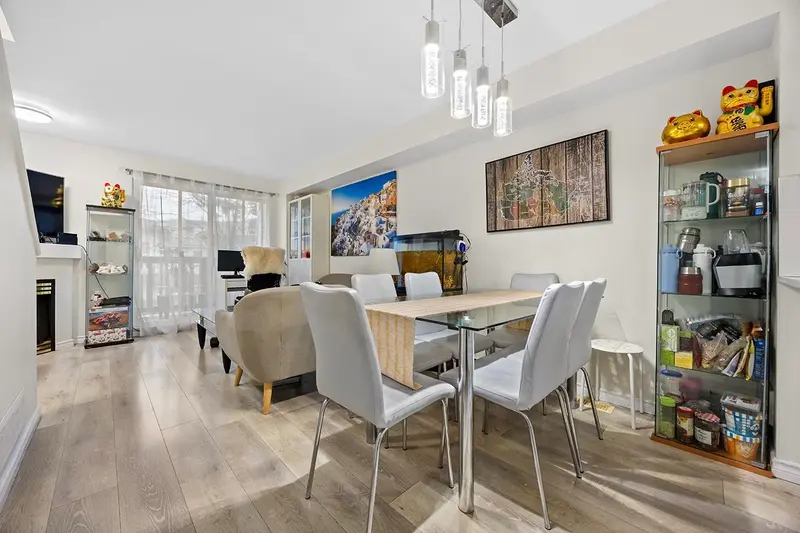 52 7088 LYNNWOOD DRIVE - photo 3 of 20