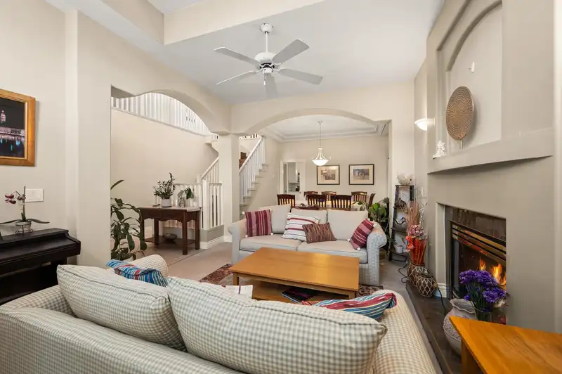 12560 60A AVENUE - photo 3 of 40