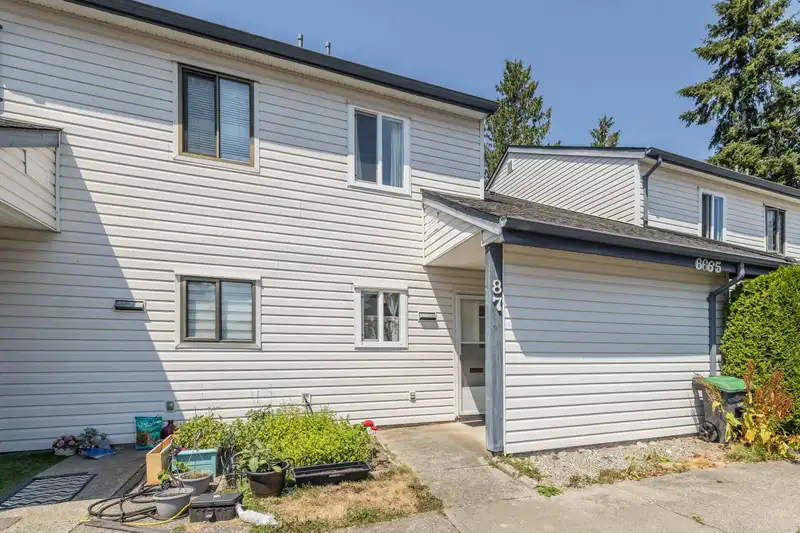 87 6665 138 STREET - photo 2 of 36