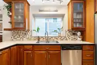 6126 131A STREET - thumbnail 12