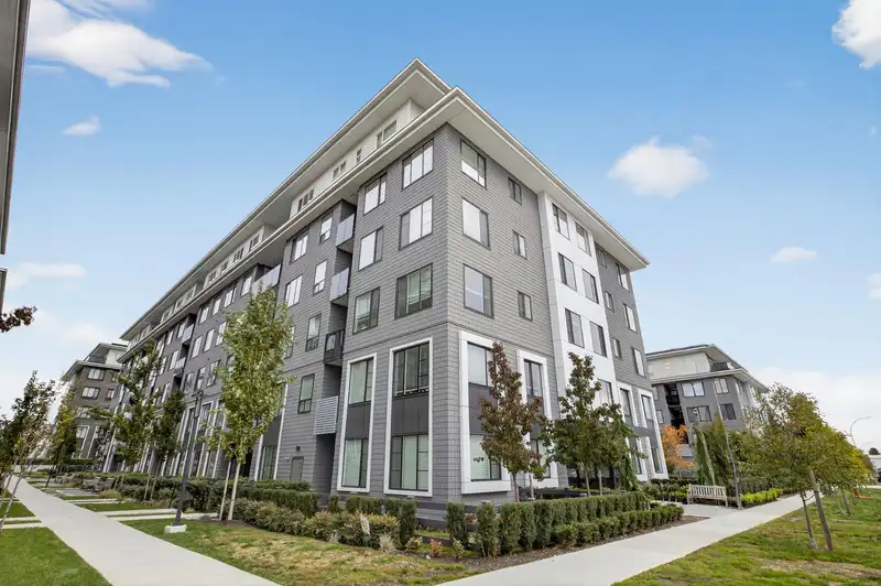 108 15825 85 AVENUE - photo 1 of 29