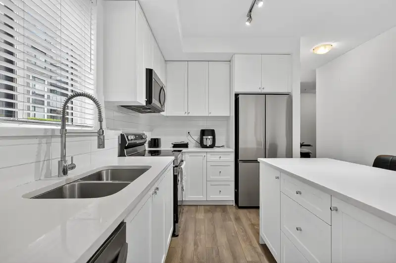 108 15825 85 AVENUE - photo 3 of 29