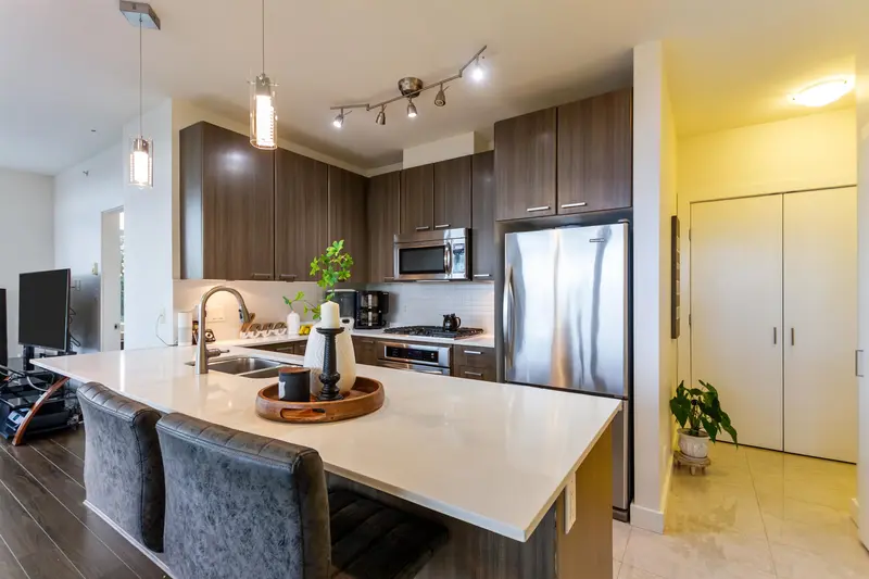 708 2789 SHAUGHNESSY STREET - photo 4 of 25