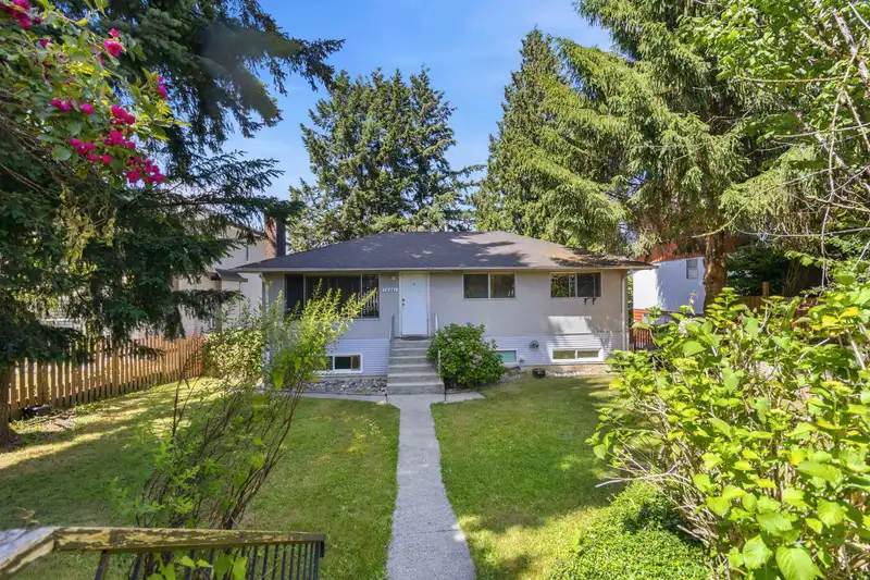 12301 99A AVENUE - photo 2 of 40