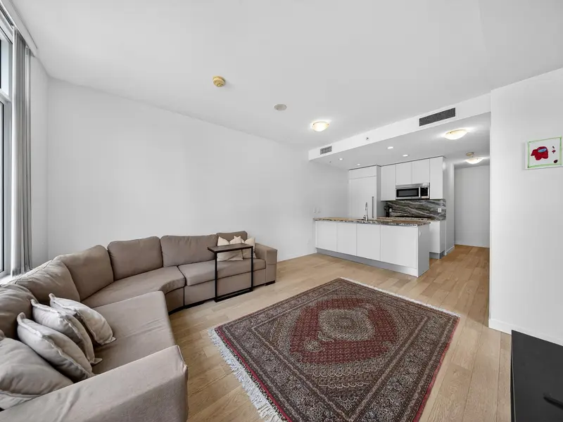 301 2565 MAPLE STREET - photo 2 of 25