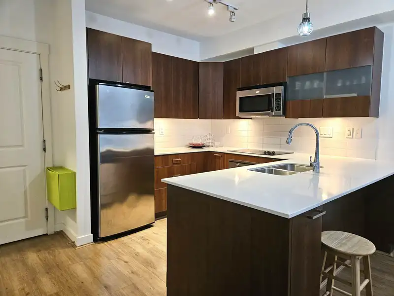 220 13321 102A AVENUE - photo 2 of 17