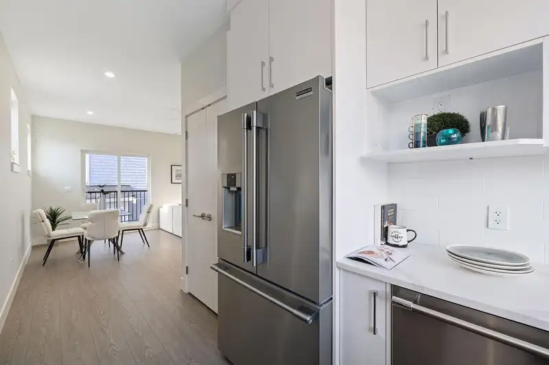 3 14391 61A AVENUE - photo 3 of 28