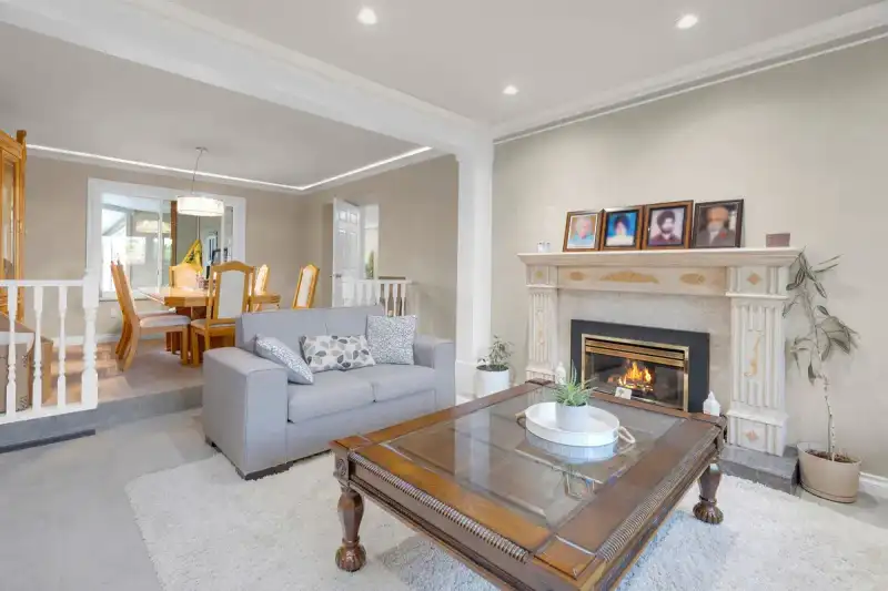 7461 123 STREET - photo 4 of 40