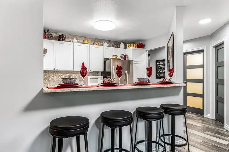 203 10743 139 STREET - photo 4 of 27