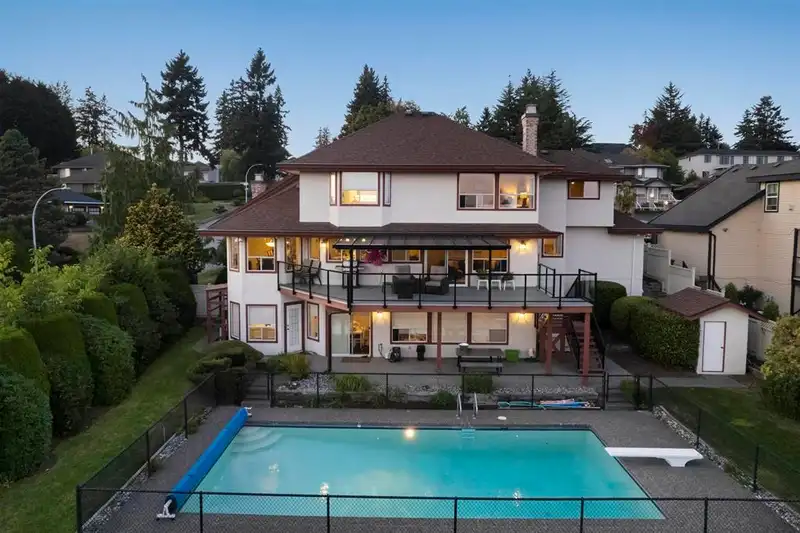 16512 77A AVENUE - photo 1 of 40