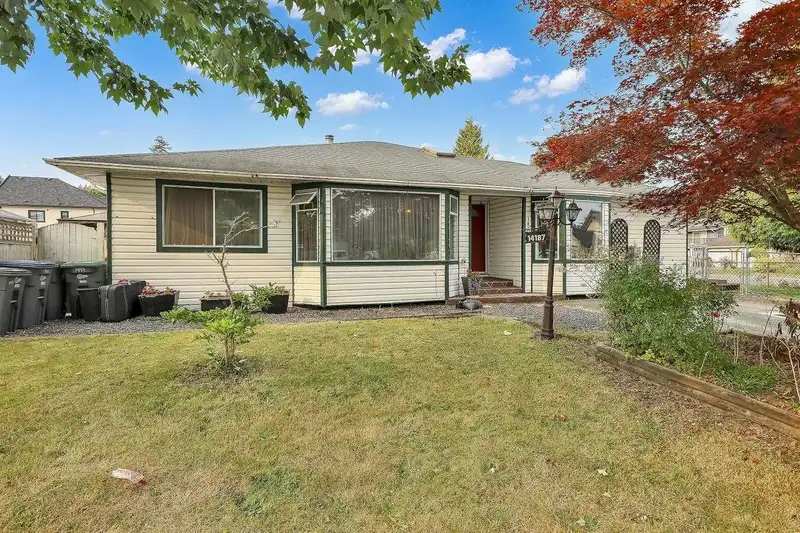 14187 66A AVENUE - photo 4 of 40