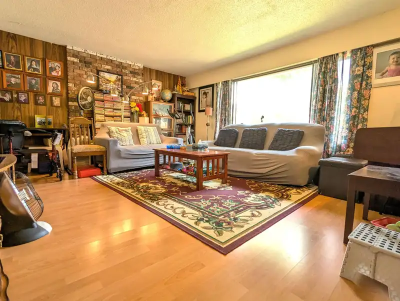 12770 102 AVENUE - photo 3 of 23