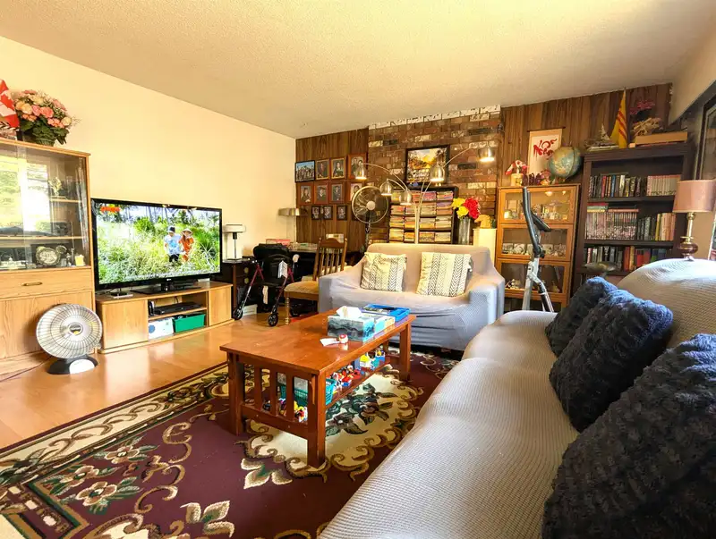 12770 102 AVENUE - photo 4 of 23