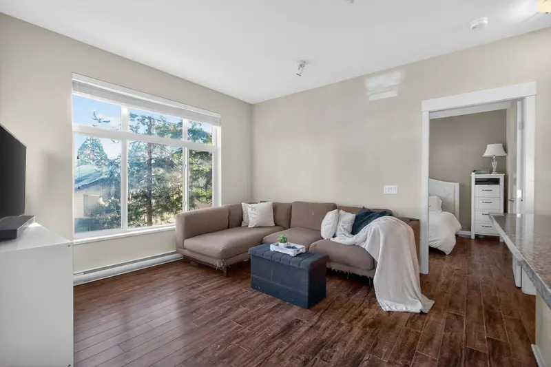 201 11950 HARRIS ROAD - photo 4 of 25