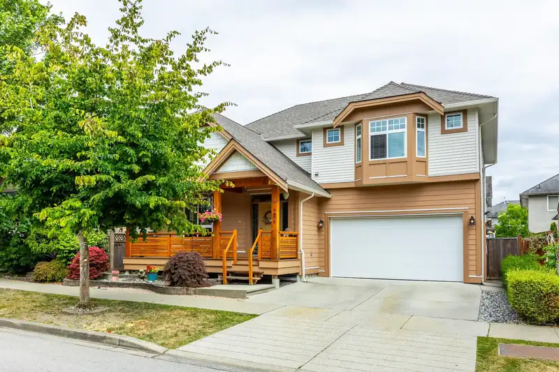 6876 192A STREET - photo 2 of 40