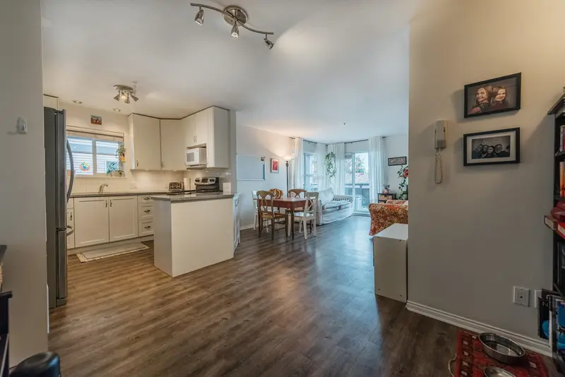 45 689 PARK ROAD - photo 2 of 25