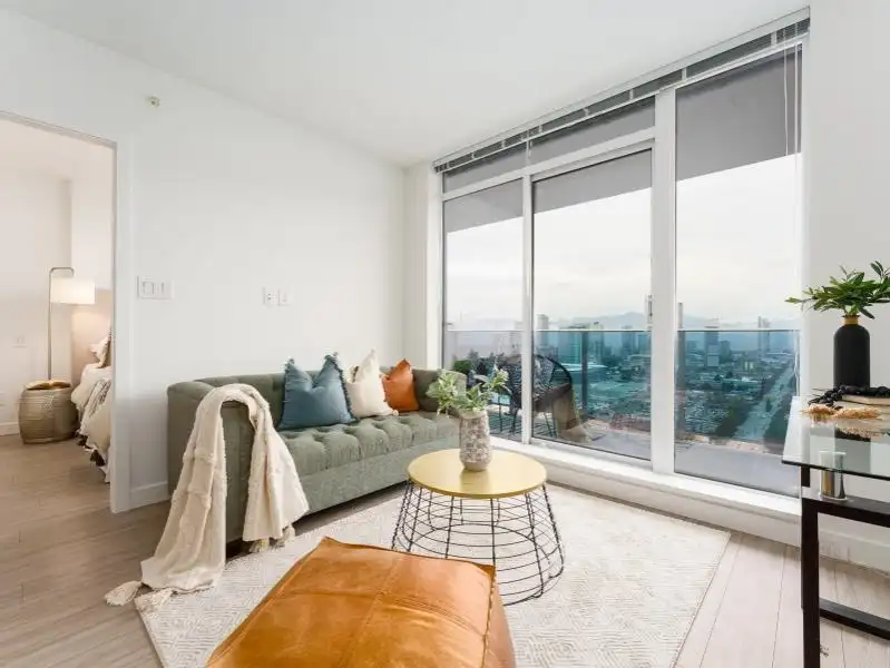3305 13615 FRASER HIGHWAY - photo 1 of 22