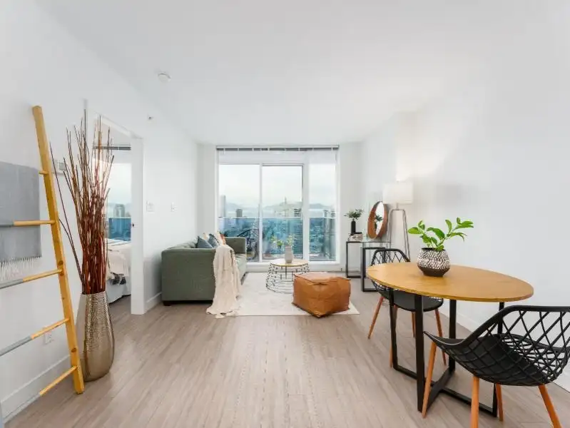 3305 13615 FRASER HIGHWAY - photo 2 of 22