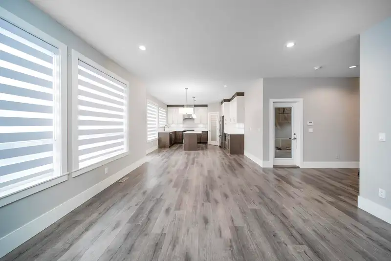 14721 61 AVENUE - photo 2 of 31