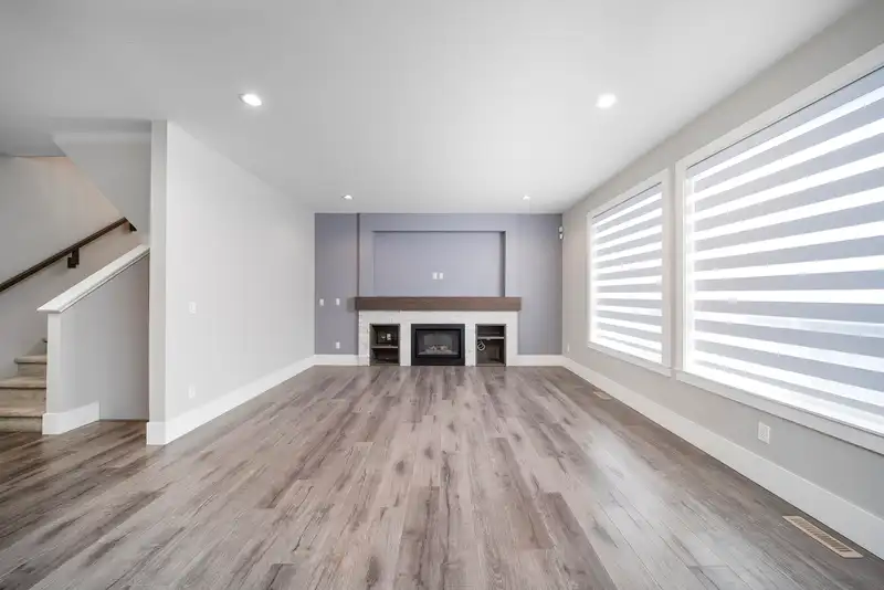 14721 61 AVENUE - photo 4 of 31