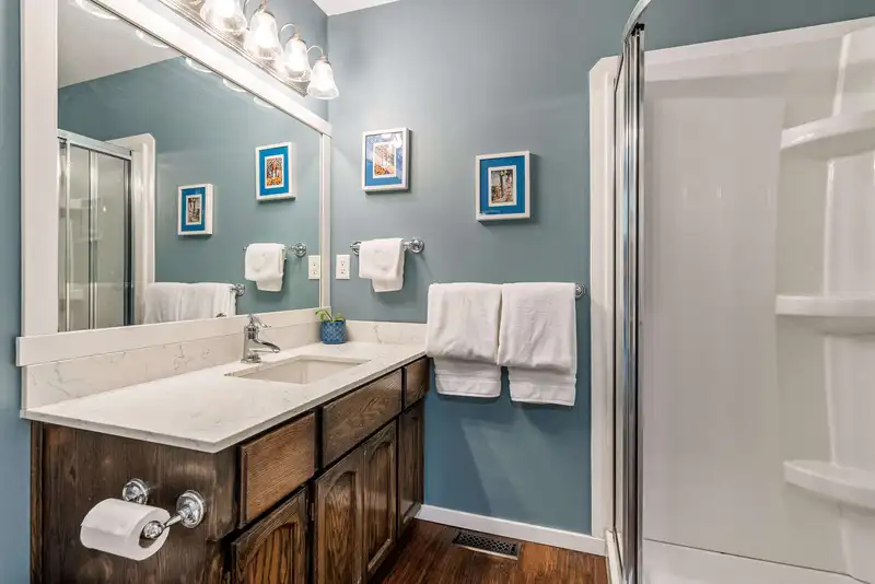 18272 55 AVENUE - photo 4 of 40