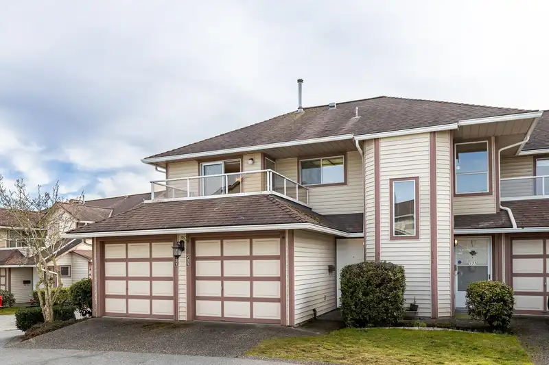 231 13725 72A AVENUE - photo 1 of 33