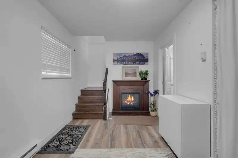 14812 87A AVENUE - photo 3 of 29