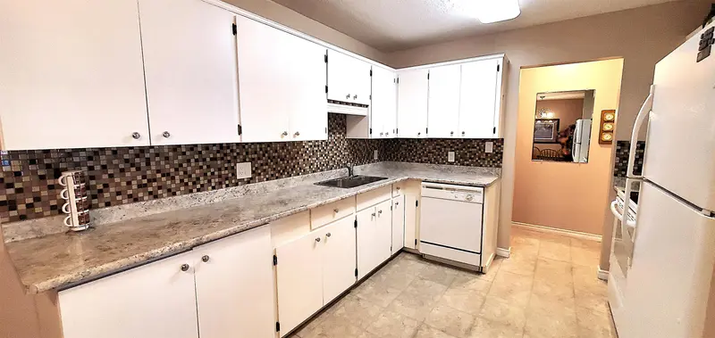 202 33464 GEORGE FERGUSON WAY - photo 3 of 22