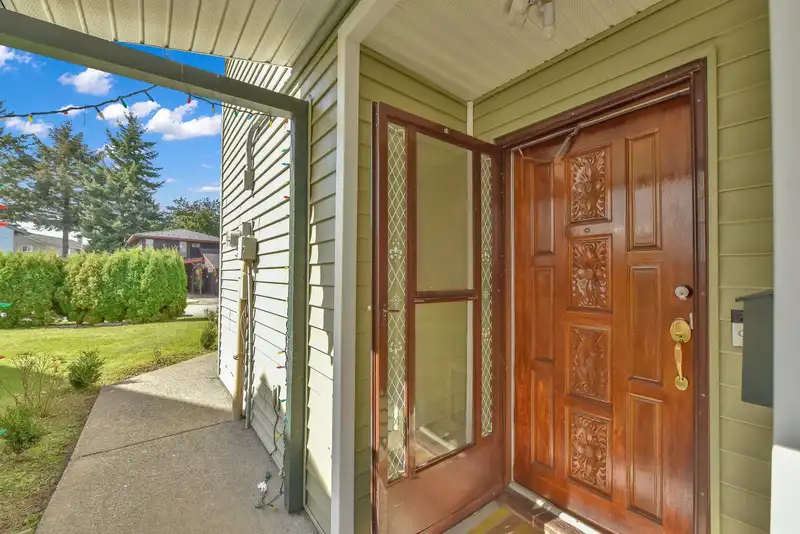 7390 129 STREET - photo 1 of 27