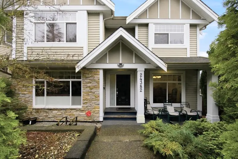 24382 104 AVENUE - photo 1 of 25