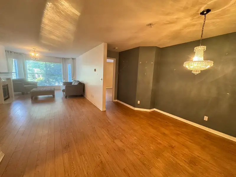 209 7171 121 STREET - photo 3 of 35