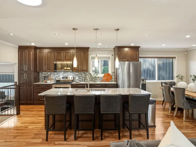 2386 SHAWNA WAY - photo 3 of 25