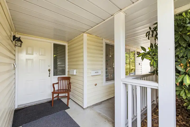 10235 158 STREET - photo 2 of 40