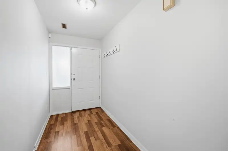 10235 158 STREET - photo 3 of 40