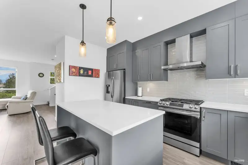 13 18887 72A AVENUE - photo 1 of 37