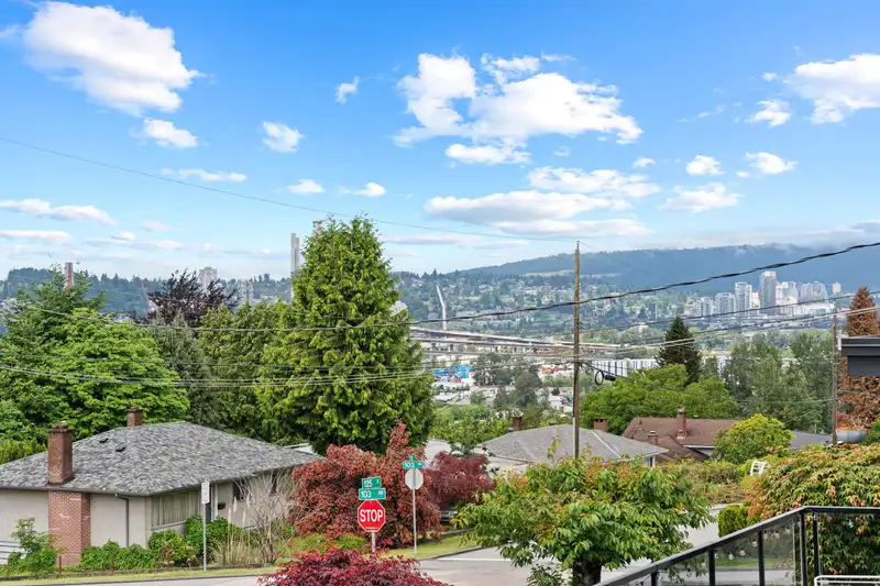 10278 125 STREET - photo 1 of 40