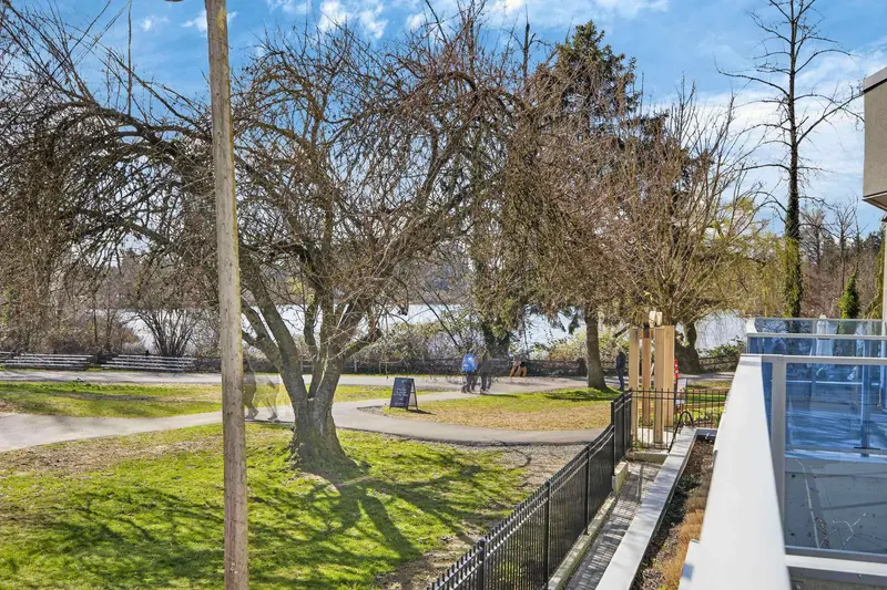 6 33160 PLAXTON CRESCENT - photo 4 of 25