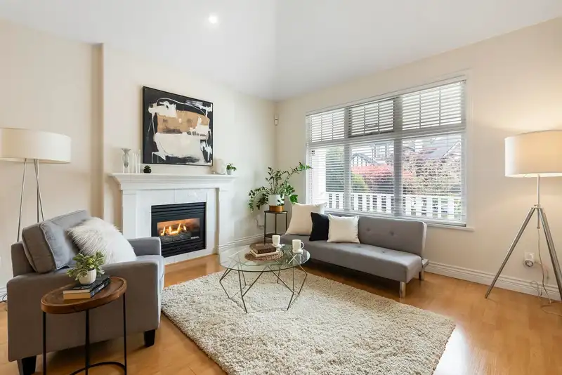 14733 75A AVENUE - photo 2 of 40