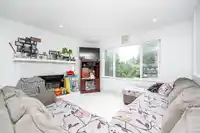5884 184 STREET - thumbnail 2