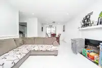 5884 184 STREET - thumbnail 3