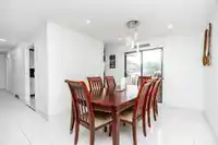 5884 184 STREET - thumbnail 4
