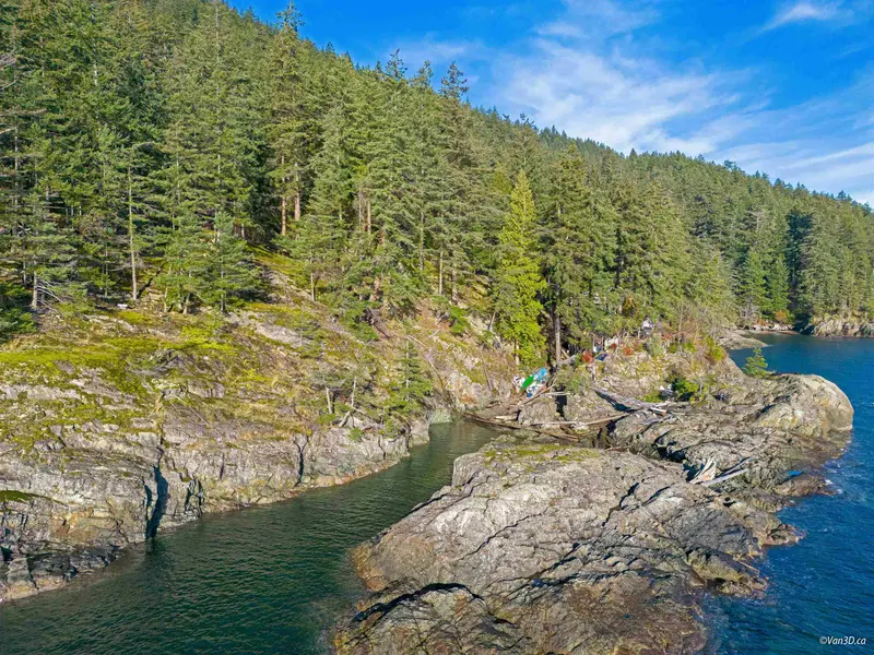 381 WATERFRONT - photo 1 of 14