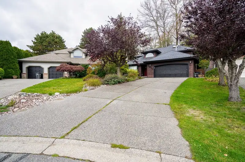 12356 56 AVENUE - photo 1 of 34