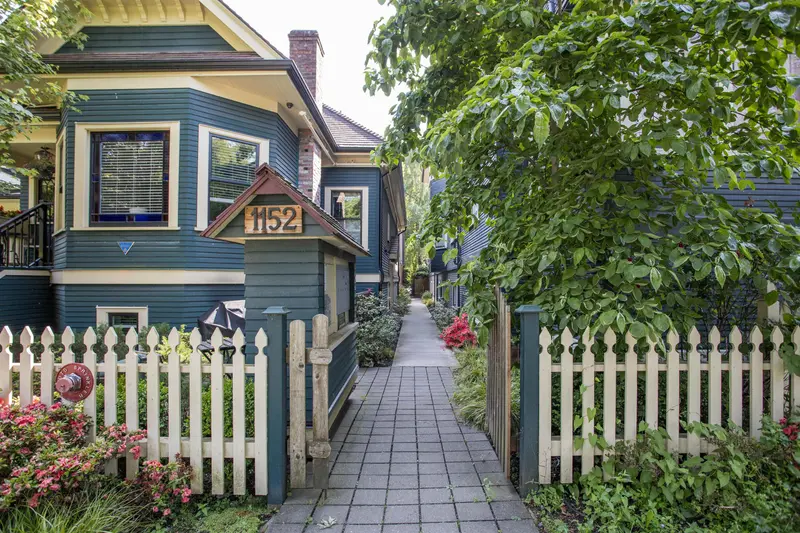 2 1152 COMOX STREET - photo 3 of 25