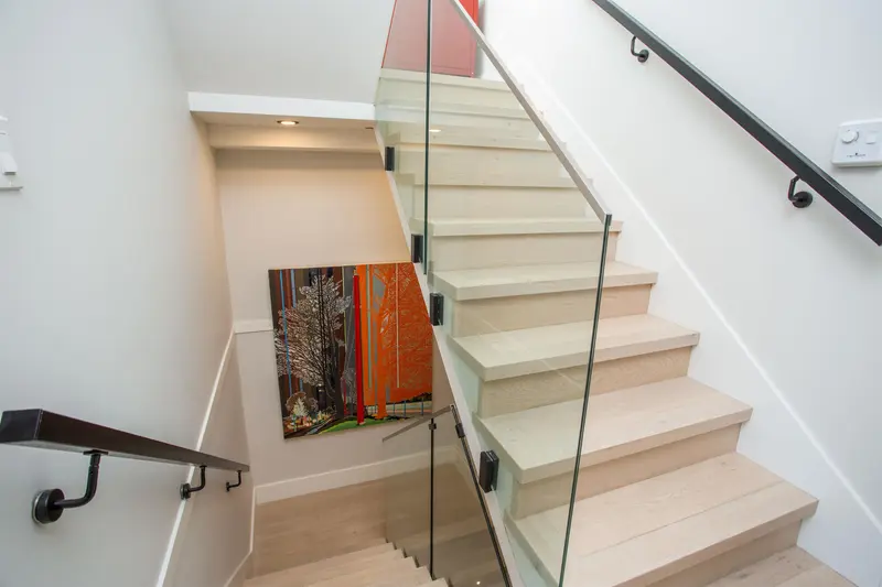 2 1152 COMOX STREET - photo 4 of 25