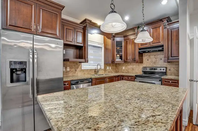 14188 62B AVENUE - photo 3 of 39