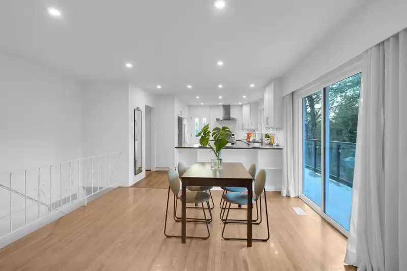 9630 REGENT PLACE - photo 4 of 22