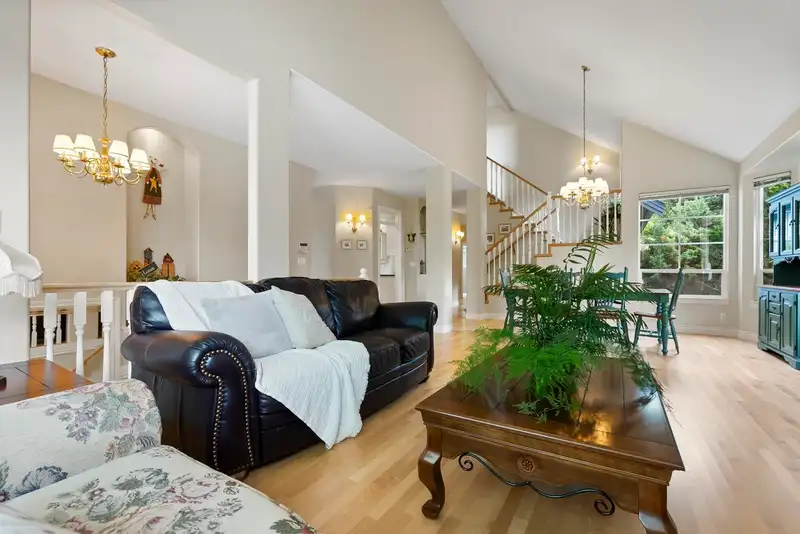 15355 SEQUOIA DRIVE - photo 4 of 40
