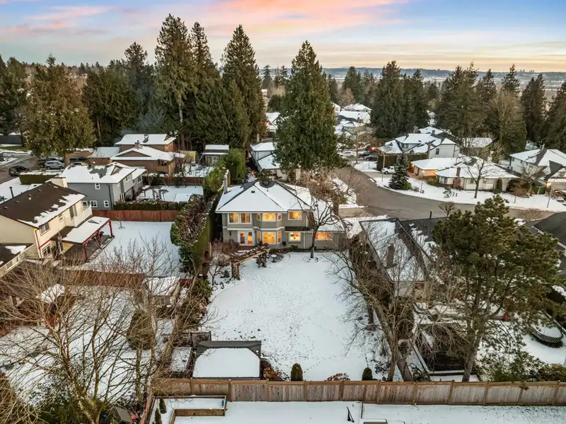 18057 63 AVENUE - photo 4 of 39