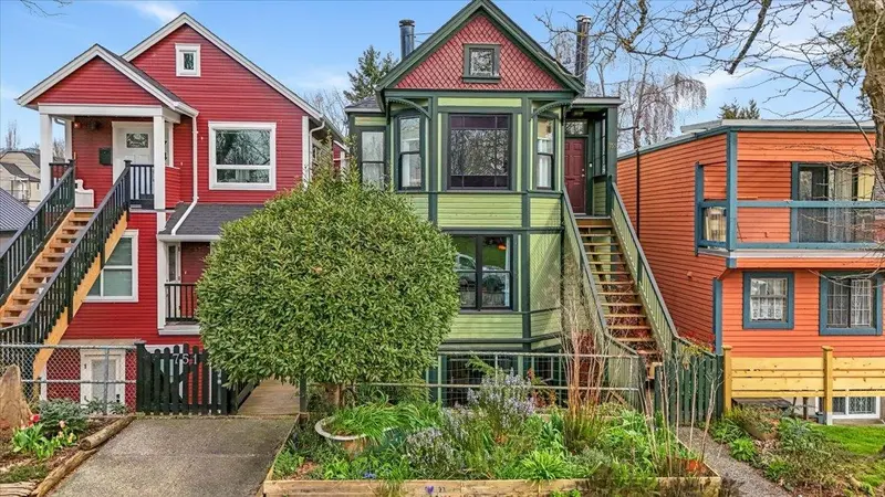 751 KEEFER STREET - photo 1 of 25